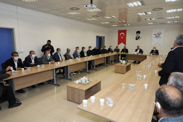 HBB BAŞKANI SAVAŞ YAYLADAĞILI MUHTARLARLA BULUŞTU SAVAŞ: KIRSAL KALKINMA PROJESİNDEKİ AMACIMIZ ÜRETİCİNİN KENDİ TOPRAĞINI  TERK ETMEMESİ