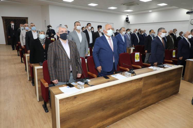 HBB MECLİSİ TOPLANDI BAŞKAN SAVAŞ MECLİS TOPLANTISINDA AK PARTİ HÜKÜMETLERİNİN SATTIĞI  DEVLET KURUMLARININ LİSTESİNİ AÇIKLADI SAVAŞ AK PARTİ'NİN SATTIĞI YAKLAŞIK 200 KURUMUN İSİMLERİNİ TEK TEK SAYDI