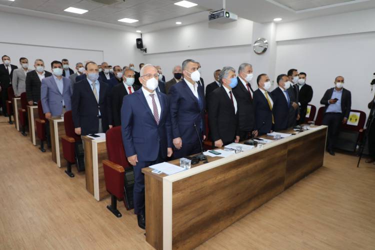 HBB MECLİSİ TOPLANDI BAŞKAN SAVAŞ MECLİS TOPLANTISINDA AK PARTİ HÜKÜMETLERİNİN SATTIĞI  DEVLET KURUMLARININ LİSTESİNİ AÇIKLADI SAVAŞ AK PARTİ'NİN SATTIĞI YAKLAŞIK 200 KURUMUN İSİMLERİNİ TEK TEK SAYDI