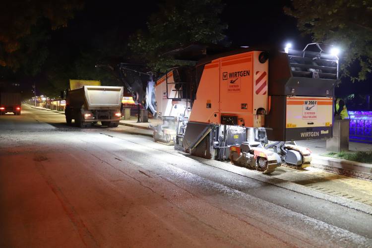 İNÖNÜ CADDESİ’NDE BETON ASFALT SERİM HAZIRLIKLARI