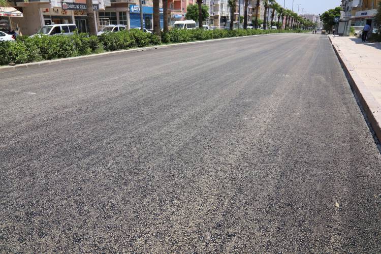 HBB BAŞKANI SAVAŞ: HER ŞEY HATAY’IN GELECEĞİ İÇİN ALTYAPISI TAMAMLANAN BÖLGELERİN YOLLARI YENİLENİYOR