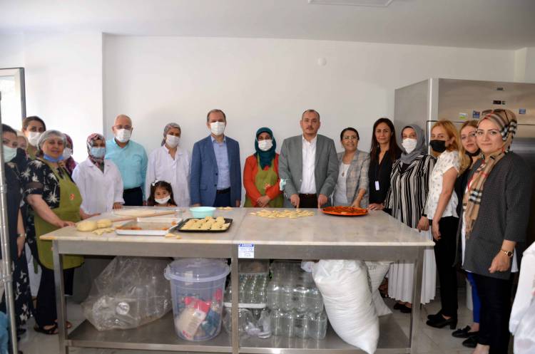 Milletvekili Özel ve Belediye Başkanı Fatih Tosyalı  Altıneller Kooperatifini Ziyaret ettiler