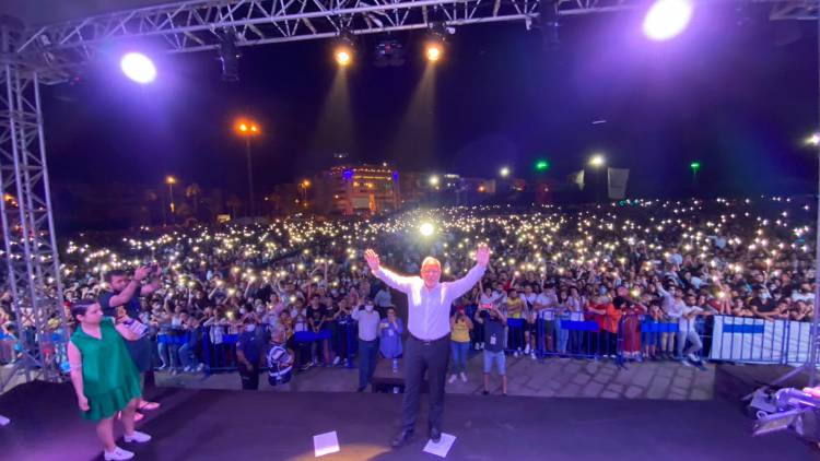 İSKENDERUN’DA FESTİVAL ÇOŞKUSU DEVAM EDİYOR -İSKENDERUN’DA FERHAT GÖÇER VE MUSTAFA CECELİ FETTAH CAN RÜZGÂRI ESTİ