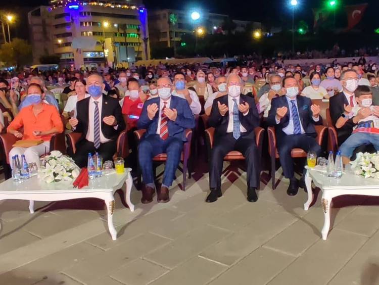 İSKENDERUN’DA 15 TEMMUZ DEMOKRASİ ZAFERİ VE ŞEHİTLERİ ANILDI