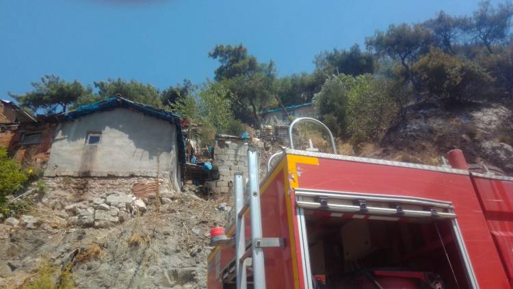 HBB’NİN ÖNGÖRÜSÜ FELAKETİ ÖNLEDİ HBB'NİN RİSKLİ BÖLGEDE TUTTUĞU İTFAİYE ARAÇLARI YANGINA ANINDA  MÜDAHALE ETTİ  HBB İTFAİYESİNDEN HIZLI MÜDAHALE