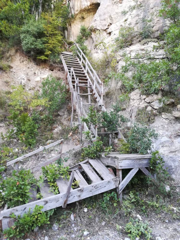 PAYAS DAMLATAŞ MAĞARASI KADERİNE TERK EDİLDİ