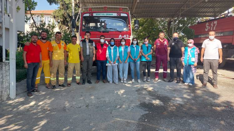 Gönüllü gençler, her yıl 25 Eylül - 1 Ekim tarihlerinde kutlanan İtfaiye Haftası (Yangından Korunma Haftası) dolayısıyla İtfaiye İstasyonu ve Orman Teşkilatına ziyaret gerçekleştirdiler.