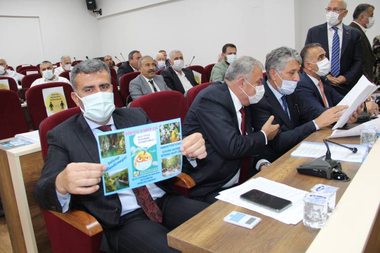 HBB MECLİS ÜYELERİ ALÇI VE GRAFİT OCAĞINA KARŞI PANKART ASTI BROŞÜR DAĞITTI