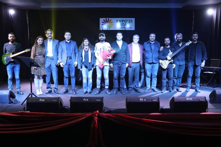 NİHAT MUGİL EXPO İÇİN SAHNEDE