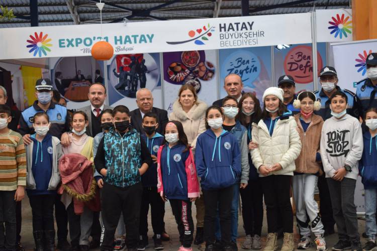 7. DÖRTYOL İLK KURŞUN KÜLTÜR SANAT VE TURUNÇGİL FESTİVALİ BAŞLADI  FESTİVALDE EXPO’21 HATAY’IN MASKOTLARI DEFNE VE ZEYTİN YOĞUN İLGİ GÖRDÜ