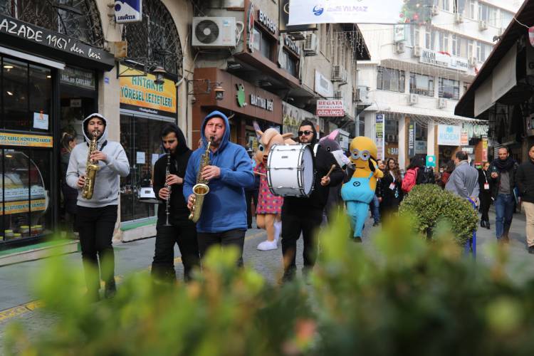 EXPO 2021 HATAY KORTEJİ ANTAKYA’DA YOĞUN İLGİ GÖRDÜ  EXPO 2021 HATAY’IN ANTAKYA’DAKİ KORTEJİNDE RENKLİ DAKİKALAR YAŞANDI  HBB’DEN ANTAKYA SOKAKLARINDA EXPO 2021 HATAY KORTEJİ