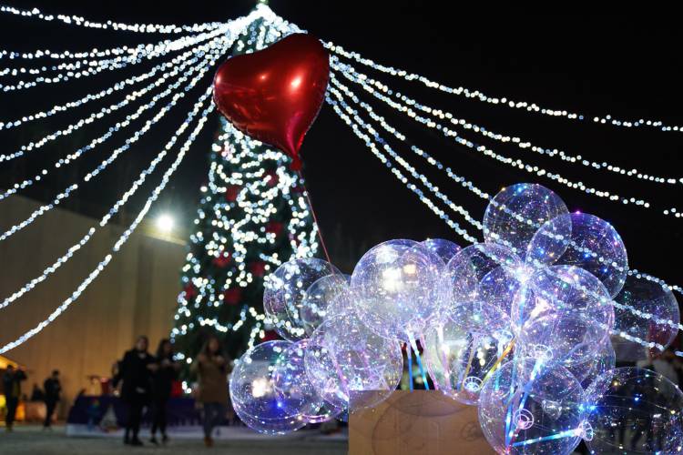 EXPO’NUN GECESİ AYRI GÜNDÜZÜ AYRI GÜZEL GECE IŞIL IŞIL GÜNDÜZ CIVIL CIVIL