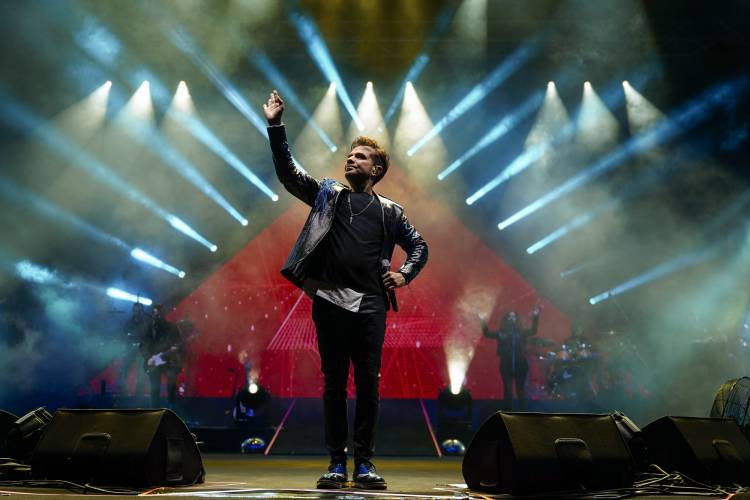 HATAYLILAR, YENİ YILA KENAN DOĞULU İLE GİRDİ