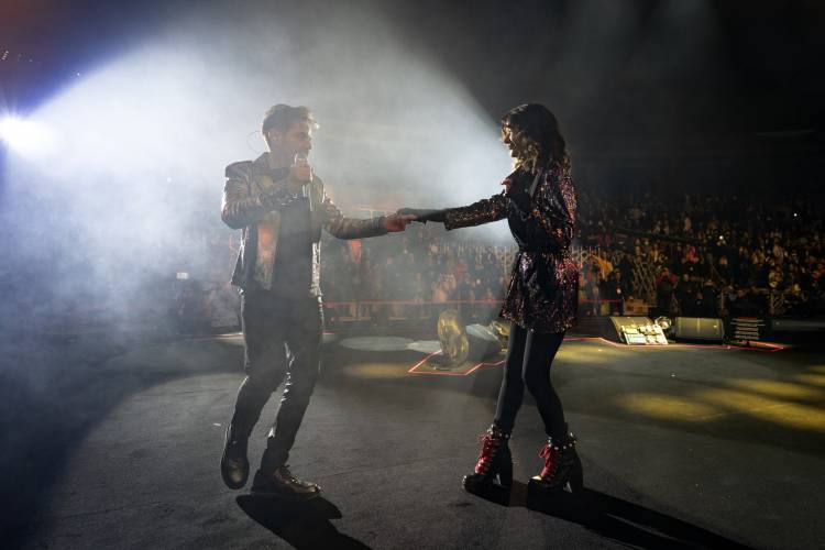 HATAYLILAR, YENİ YILA KENAN DOĞULU İLE GİRDİ