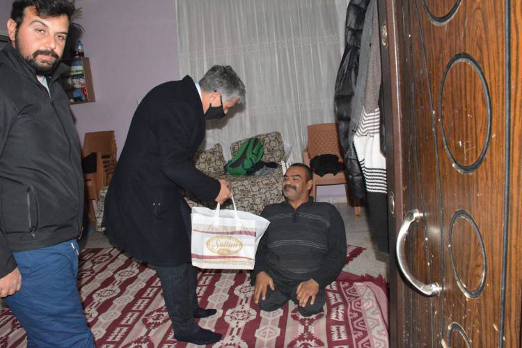 BAŞKAN YAVUZ ÇAT KAPI VATANDAŞLARIN YENİ YILINI KUTLADI