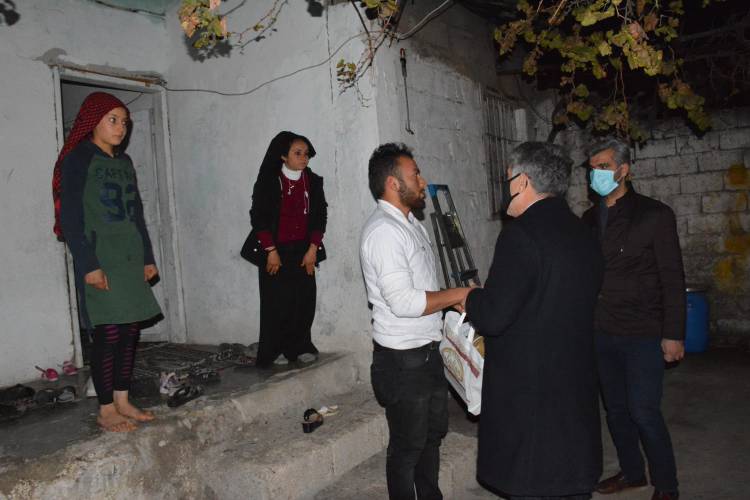 BAŞKAN YAVUZ ÇAT KAPI VATANDAŞLARIN YENİ YILINI KUTLADI