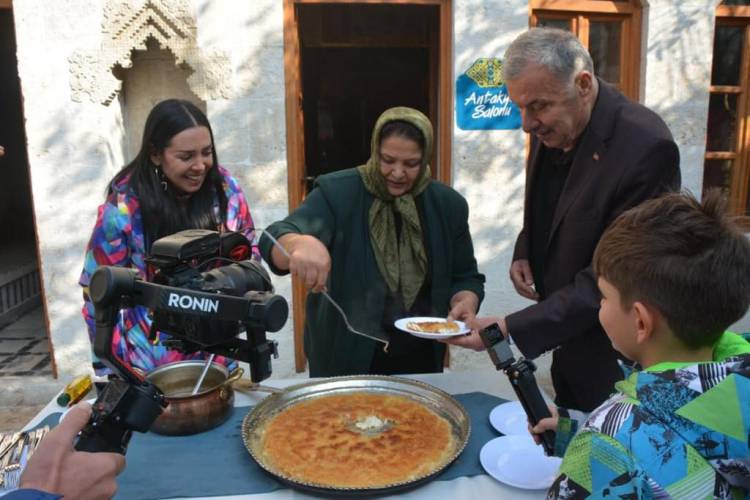 DÜNYAYI GEZİYORUM EKİBİ ANTAKYA’DA    