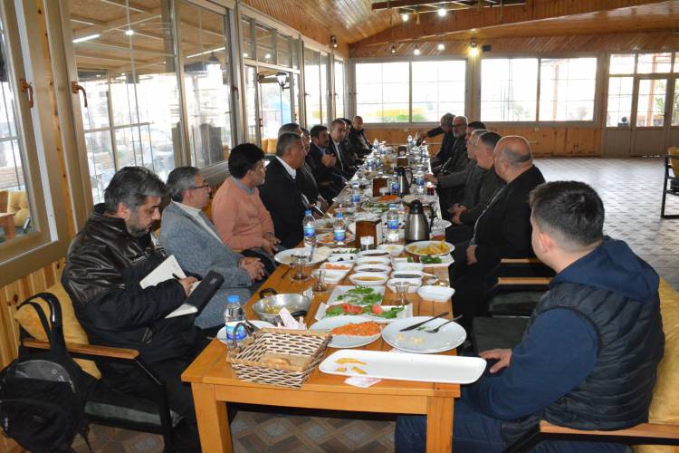 YAYMAN, YAVUZ, KARATAŞ, ÇELİK VE SARI BASINLA KAHVALTIDA BULUŞTU