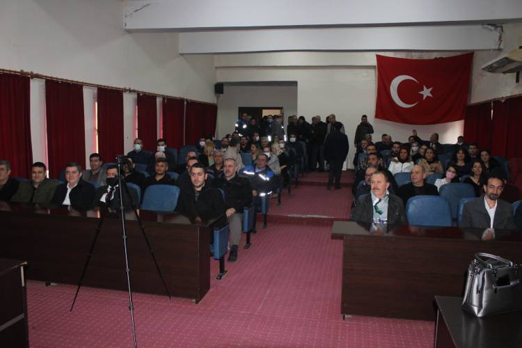 BAŞKAN ERYILMAZ ÇALIŞANLARIN YENİ YILINI (RES-EL SENİ) KUTLADI