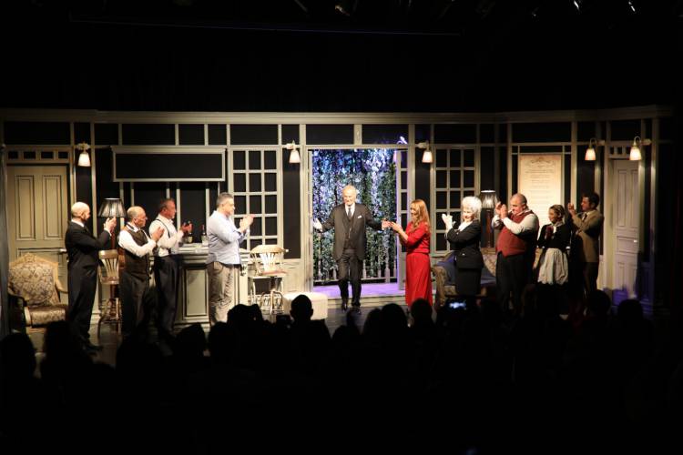 ‘ON KİŞİYDİLER’ TİYATRO OYUNU HATAYLI SANATSEVERLER İLE BULUŞTU  ‘ON KİŞİYDİLER’E HATAYLILARDAN TAM NOT