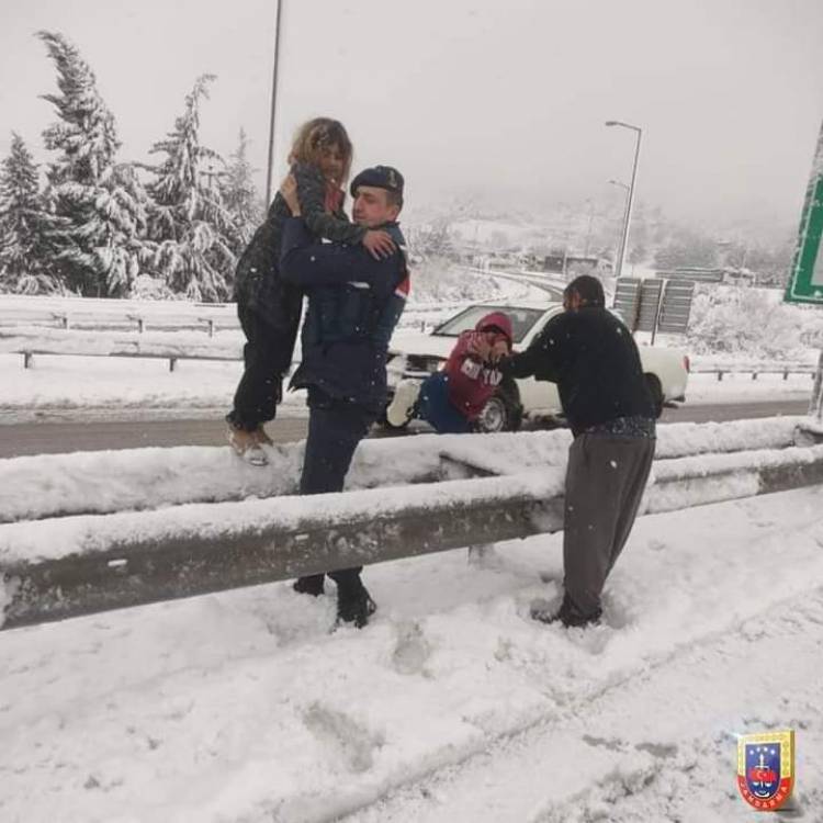 DEVLET MİLLETİNİN YANINDA