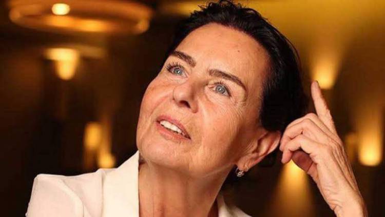 Uzun zamandır sağlık sorunlarıyla mücadele eden usta oyuncu Fatma Girik 79 yaşında hayatını kaybetti.