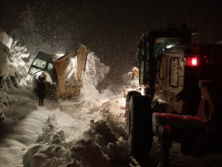 HBB EKİPLERİNDEN İNSANÜSTÜ ÇABA  HBB’DEN 15 İLÇEYE BAŞARILI MÜDAHALE HBB EKİPLERİ 1 HAFTADA 515 VAKAYI BERTARAF ETTİ