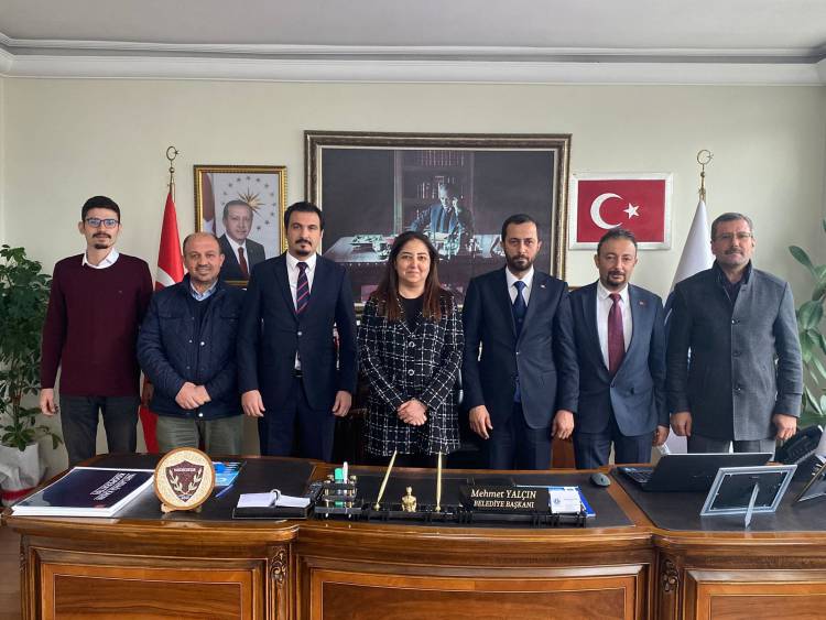 YAYLADAĞI BELEDİYESİ’NDEN BİR MÜJDE DAHA Yayladağı Belediye Başkanı Mehmet Yalçın, ilçe halkına doğal gaz müjdesini verdi.