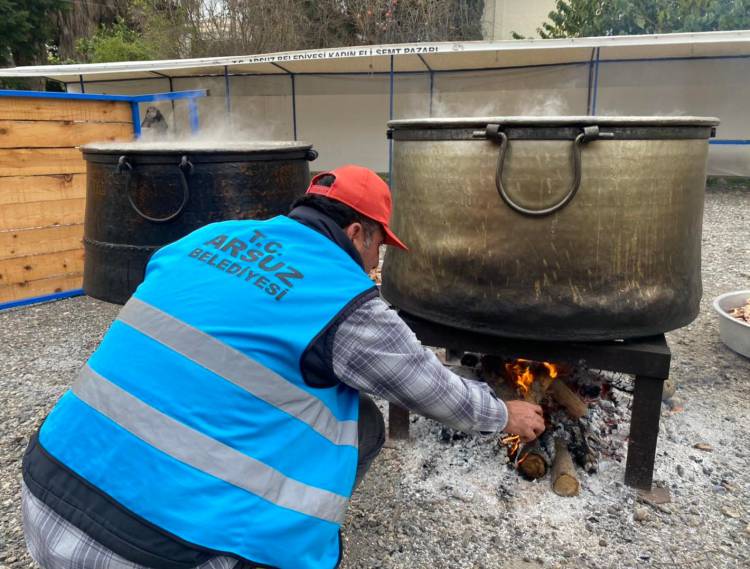 ARSUZ’DA KAZANLAR ‘CAN DOSTLARIMIZ’ İÇİN KAYNADI