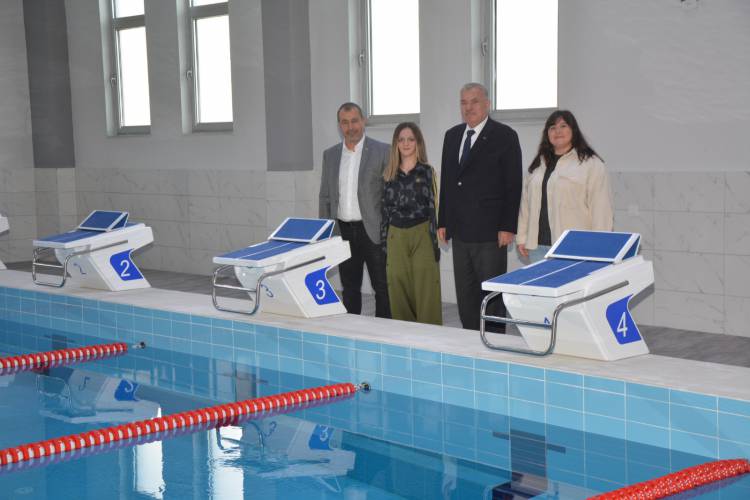 PARALİMPİK MİLLİ YÜZÜCÜ SÜMEYYE BOYACI BAŞKAN YILMAZ’I ZİYARET ETTİ 