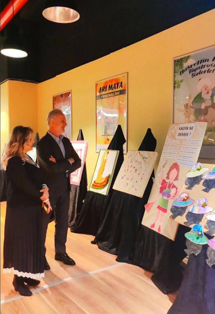 Pamuk Kreştin 8 Mart Dünya Kadınlar Günü Sergisi Yoğun İlgi Gördü