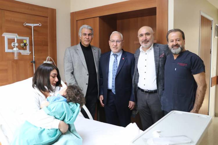 BAŞKAN TOSYALI MİNİK NİHAT DEVRAN DURMUŞ’UN KİRVESİ OLDU