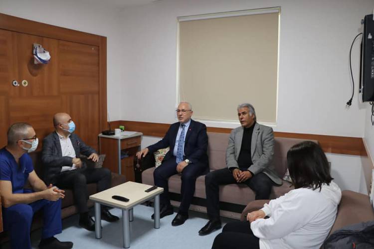 BAŞKAN TOSYALI MİNİK NİHAT DEVRAN DURMUŞ’UN KİRVESİ OLDU