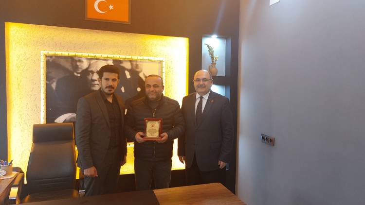 PORTAKAL ÇİÇEĞİ ANAOKULUNDAN DESTEKÇİLERİNE PLAKET