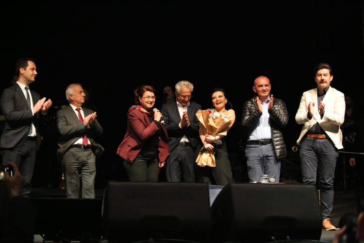 EXPO 2021 HATAY’DA SANAT, EĞLENCE, COŞKU VAR GÖKSEL SEVİLEN ŞARKILARINI EXPO 2021 HATAY İÇİN SÖYLEDİ EXPO 2021 HATAY’DAKİ İLK KONSERDE GÖKSEL SAHNE ALDI