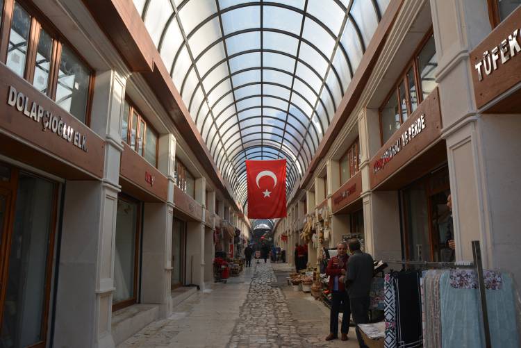 BAŞKAN YILMAZ MÜJDEYİ VERDİ;   “UZUN ÇARŞI RESTORASYON PROJESİNDE İKİNCİ ETABA BAŞLIYORUZ” 