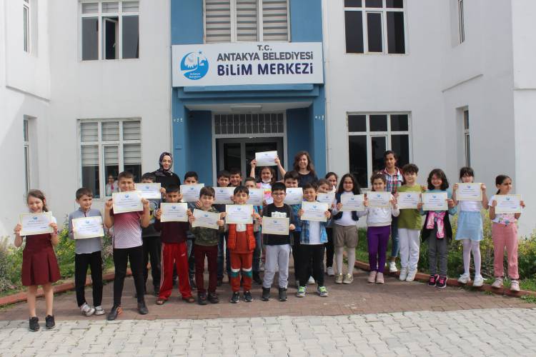 BİLİM MERKEZİ’NDE BİR MEZUNİYET HEYECANI DAHA YAŞANDI 