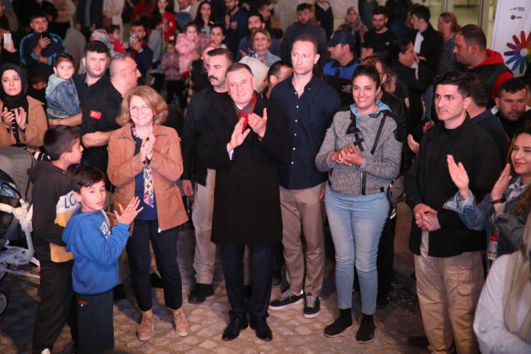 BAŞKAN SAVAŞ VATANDAŞLARIN COŞKUSUNA ORTAK OLDU