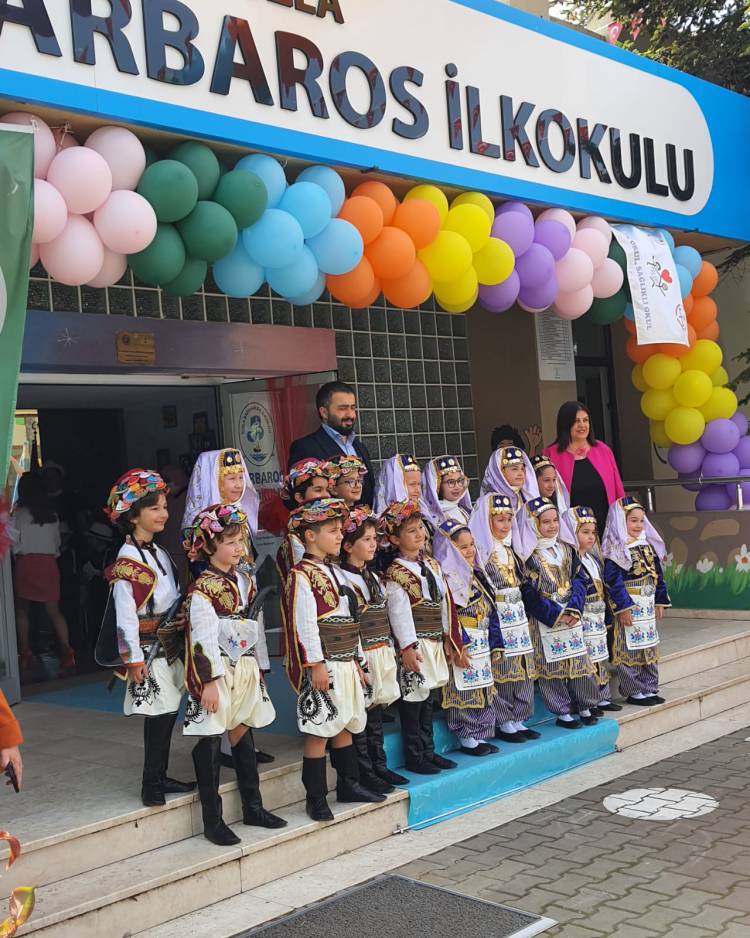 İSTANBUL TUZLA DA  BARBAROS  İLKOKULUNDA 23 NİSAN ETKİNLİGİ COŞKU İLE KUTLANDI