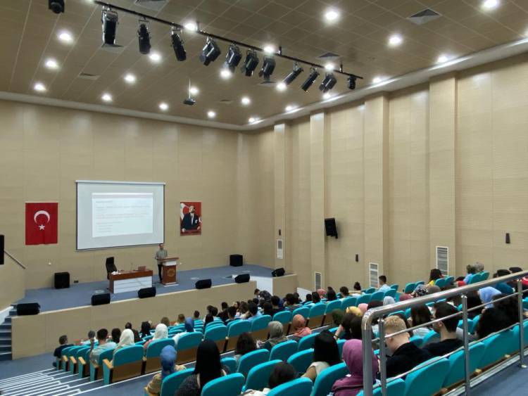 İskenderun Teknik Üniversitesinde “Çevresel Etkenlerin Mimari  Tasarıma Etkileri” Konulu Seminer Düzenlendi.