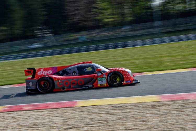 TÜRK YARIŞ PİLOTU AVRUPA’DA HIZ KESMİYOR