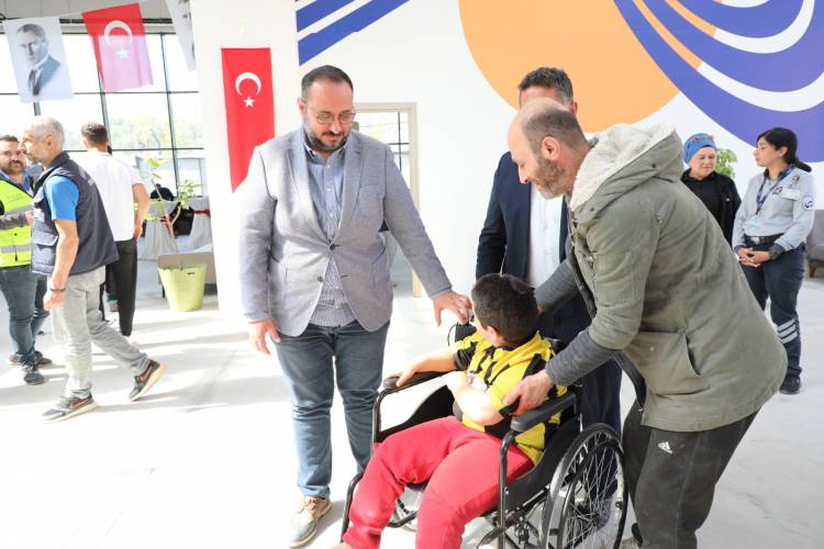 BÜYÜKŞEHİR ENGELLERİ KALDIRMAYA DEVAM EDİYOR